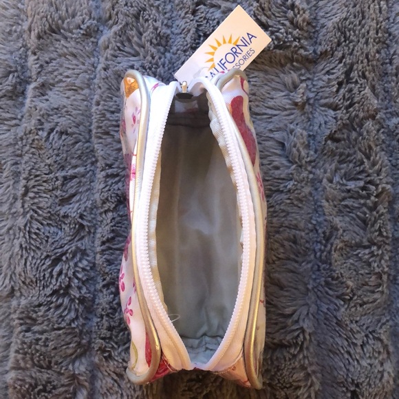 *Makeup Bag - Picture 3 of 3